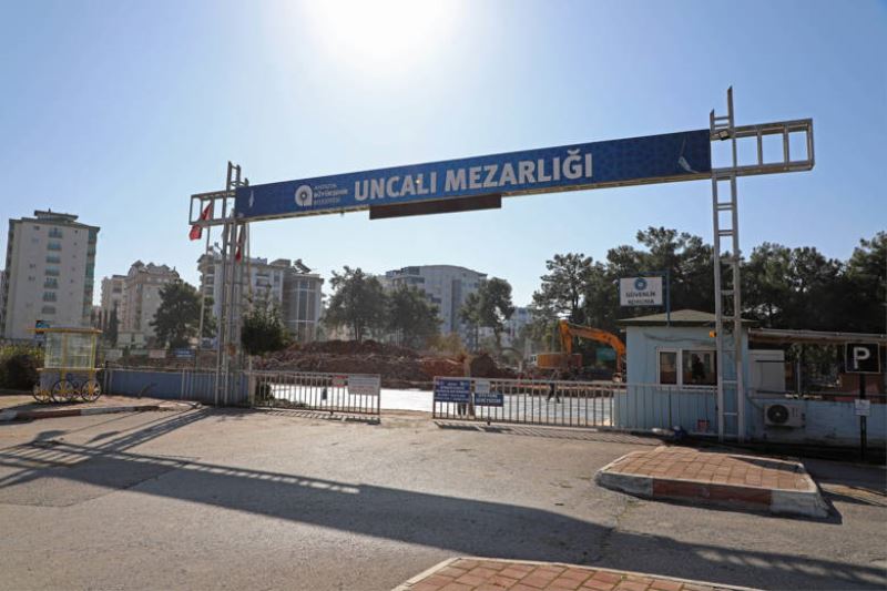 Uncalı Mezarlığı’ndaki birimler yenileniyor