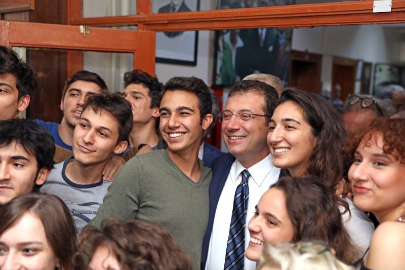 ISTANBUL SENIN YANINDA