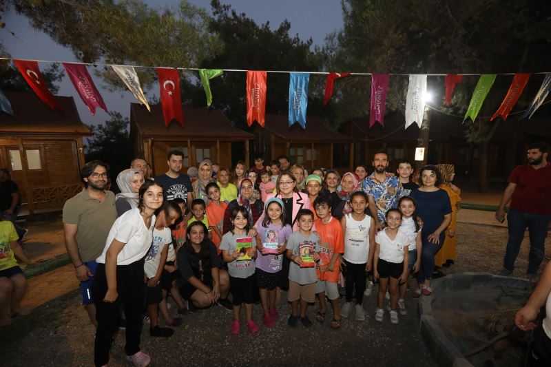 BAŞKAN ŞAHİN, EĞLENCELİ AİLE KAMPLARINDAKİ VATANDAŞLARLA BULUŞTU
