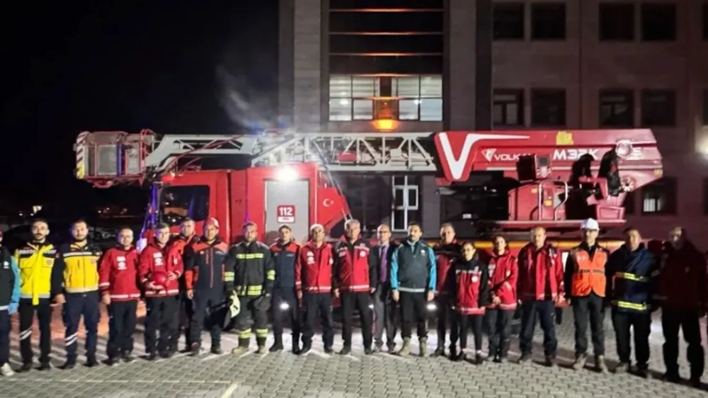 Okul pansiyonunda gece tahliye tatbikatı yapıldı