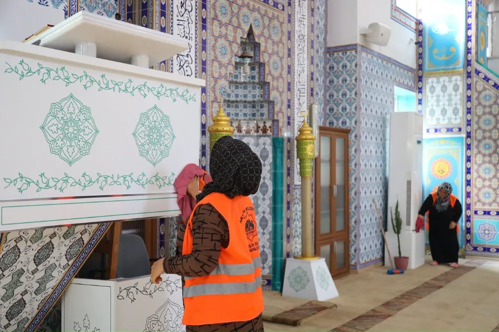 Camiler huzur ve mutluluğun yegane adresleridir
