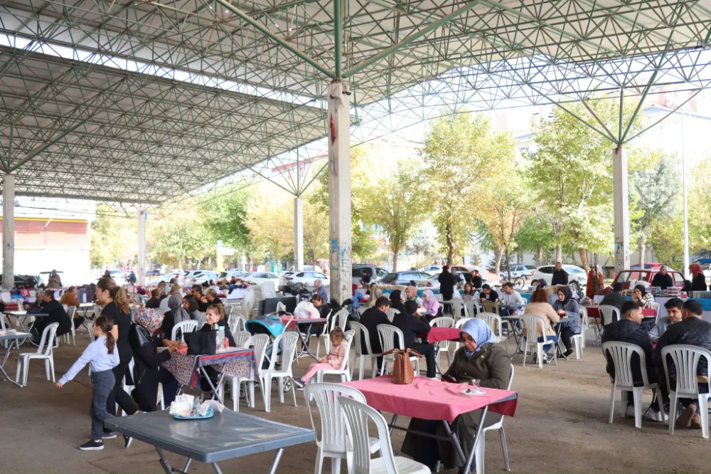 Kadınlarımızın emeğiyle güzelleşen; Hanımeli Pazarımız Her Çarşamba Cumartesi Pazarı İçerisinde