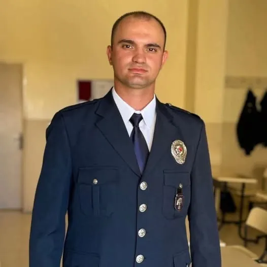 Gündem Aksaraylı polis evinde canına kıydı!