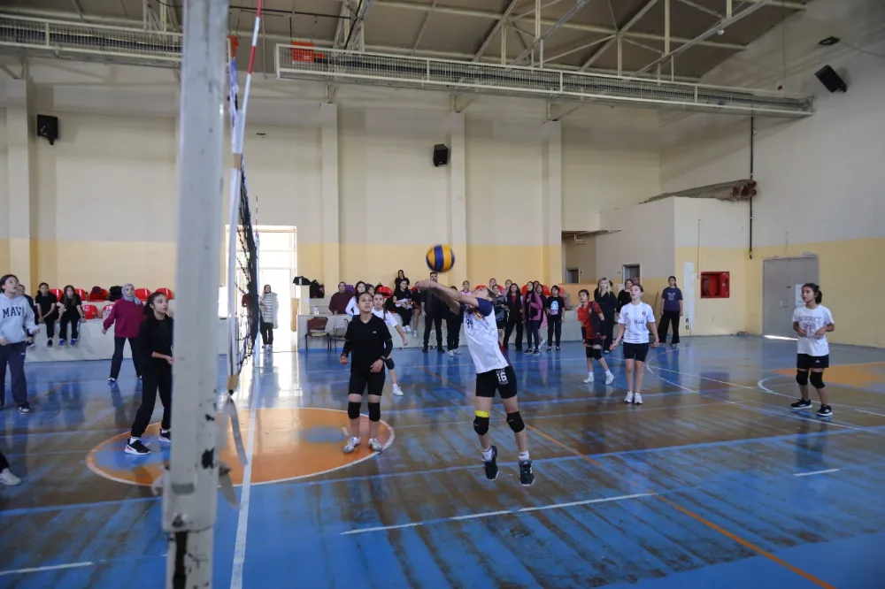 BİLGİHANELER, GENÇLERİ HER ALANDA DESTEKLEMEYE DEVAM EDİYOR