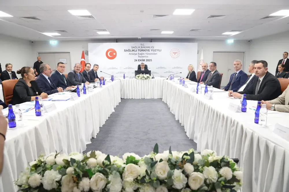 Prof. Dr. Kemal Memişoğlu başkanlığında Sağlıklı Türkiye Yüzyılı Antalya Sağlık Yöneticileri Toplantısı gerçekleştirildi