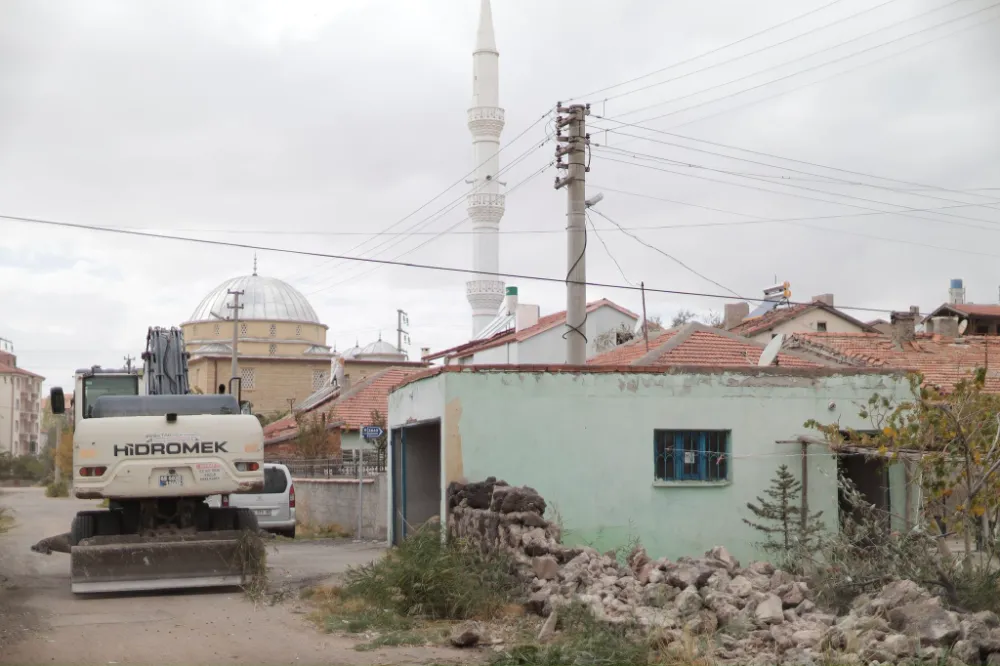 Aksaray’ımızın ulaşım ağını daha güvenli, daha konforlu ve daha estetik hale getiriyoruz