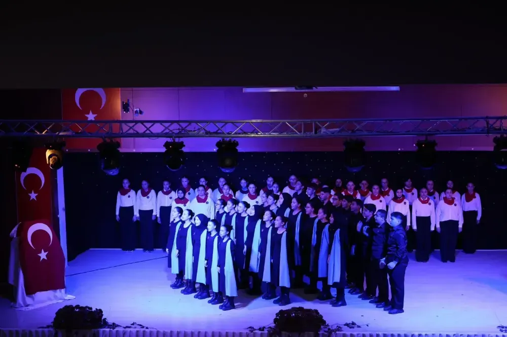 Öğrencilerden duygusal 10 Kasım anması