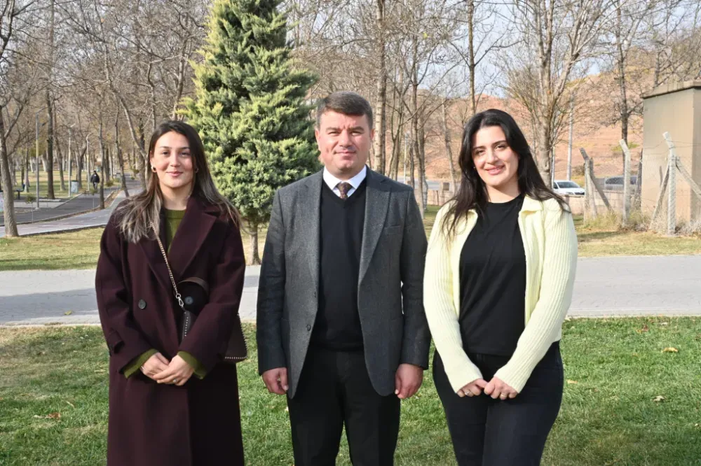 BAŞKAN DİNÇER, ÖĞRETMENLER GÜNÜ’NDE BELEDİYEDE GÖREV YAPAN EĞİTİMCİLERLE BİR ARAYA GELDİ