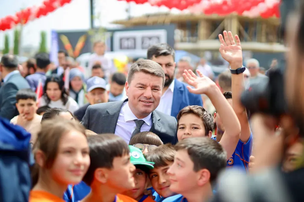 BAŞKAN DİNÇER’DEN ÖĞRENCİLERE TATİL ÇAĞRISI: OKUYUN, KEŞFEDİN, GELİŞİN”