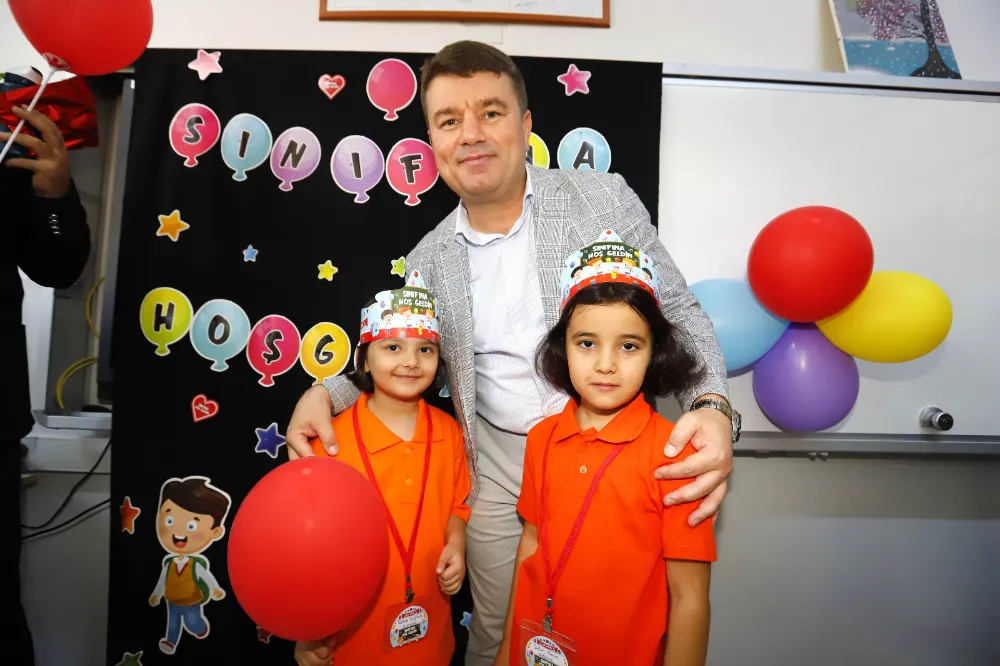 AKSARAY’DA MİNİKLERİN OKUL HEYECANINA BAŞKAN DİNÇER DE ORTAK OLDU
