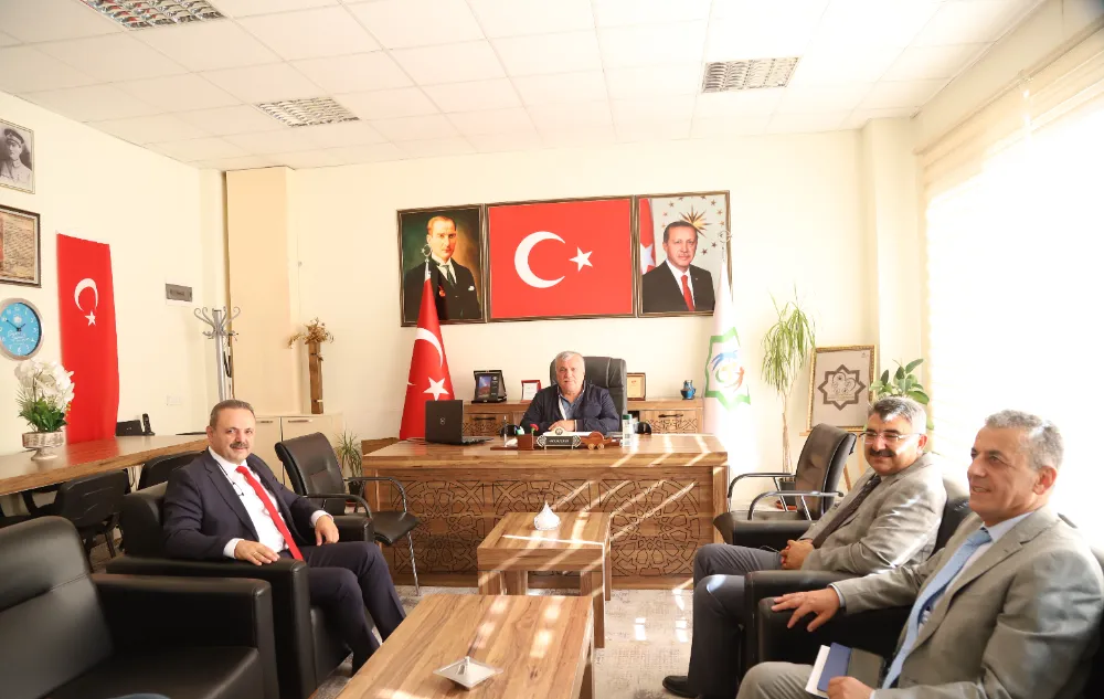 Aksaray Üniversitesi Rektörü  Arıbaş’tan Engelliler Derneği’ne ziyaret