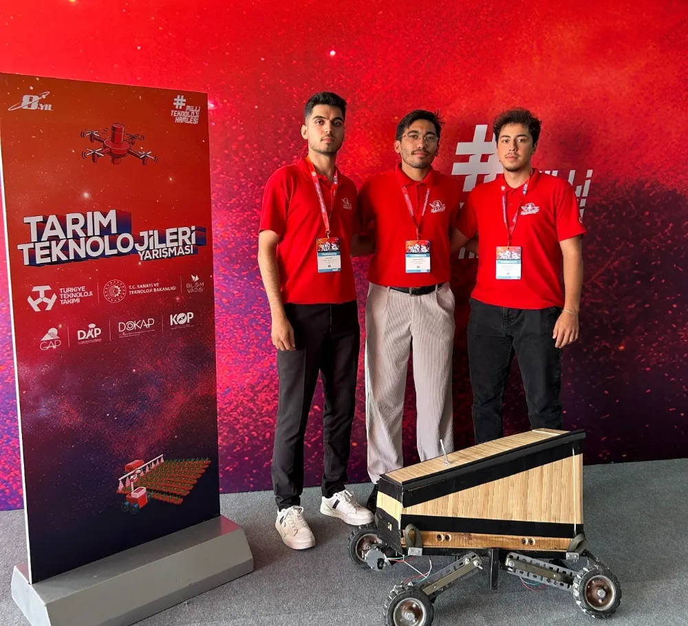 Aksaray Üniversitesi öğrencilerinin Otonom  Traktör Projesi Teknofest 2025 finalinde